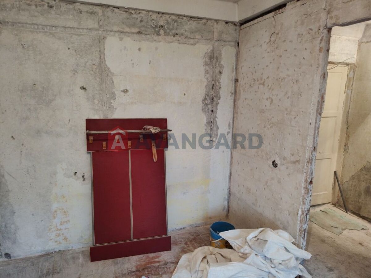 1 ��. ��������, 27/-/7 ��. �., 4/5 ������ ���� 3