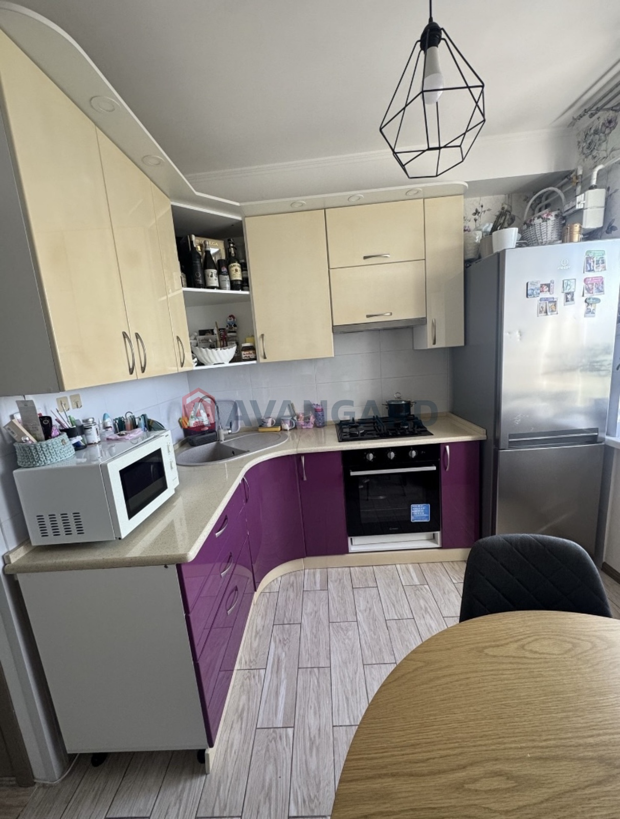 2 ��. ��������, 48/43/12 ��. �., 9/10 ������ ���� 1