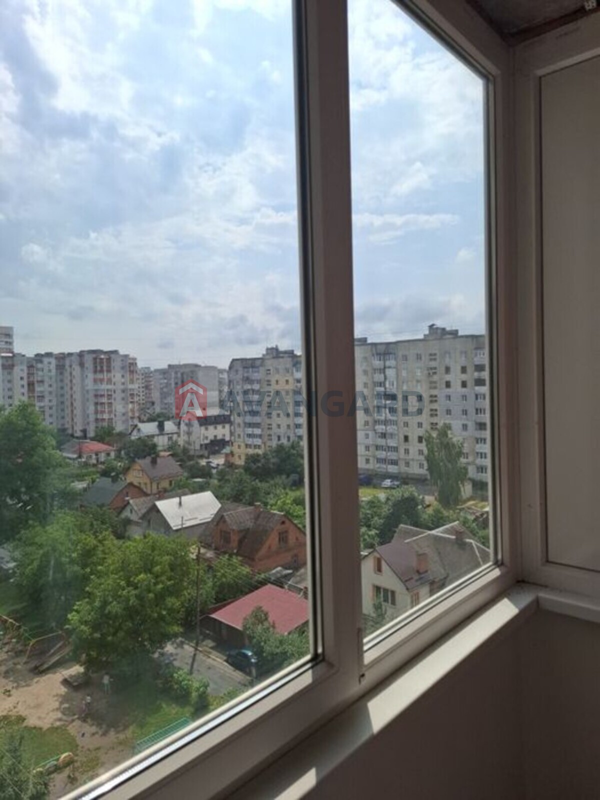 3 ��. ��������, 76/-/10 ��. �., 8/10 ������ ���� 8