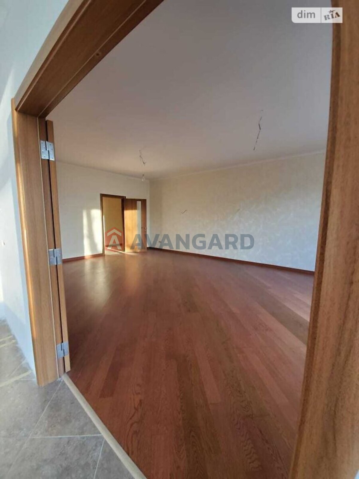 4 ����. ��������, 199/112/30 ��. �., 2/5 ���� ���� 16