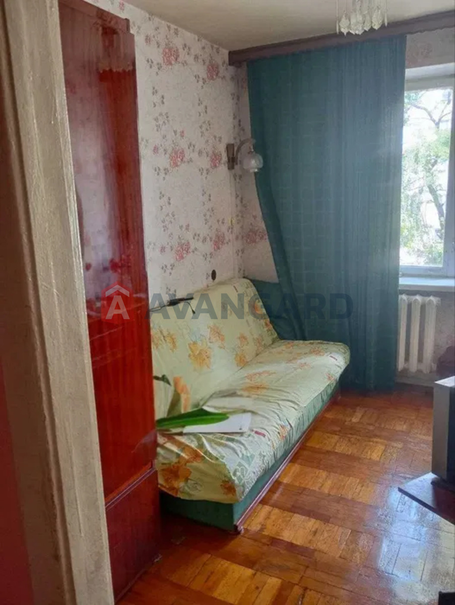 3 ��. ��������, 50/-/5 ��. �., 4/5 ������ ���� 4