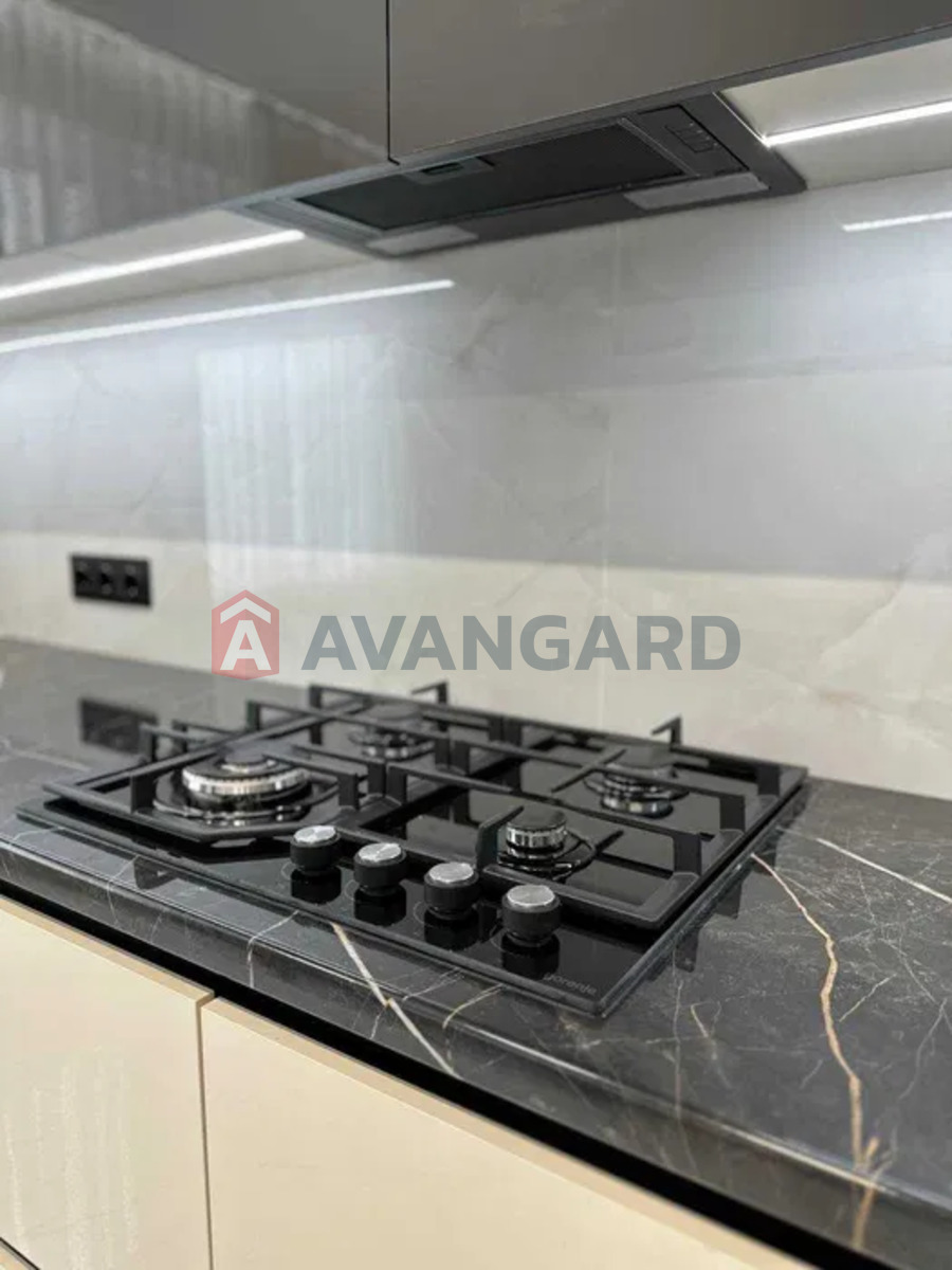 2 ��. ��������, 76/62/12 ��. �., 4/10 ������ ���� 6