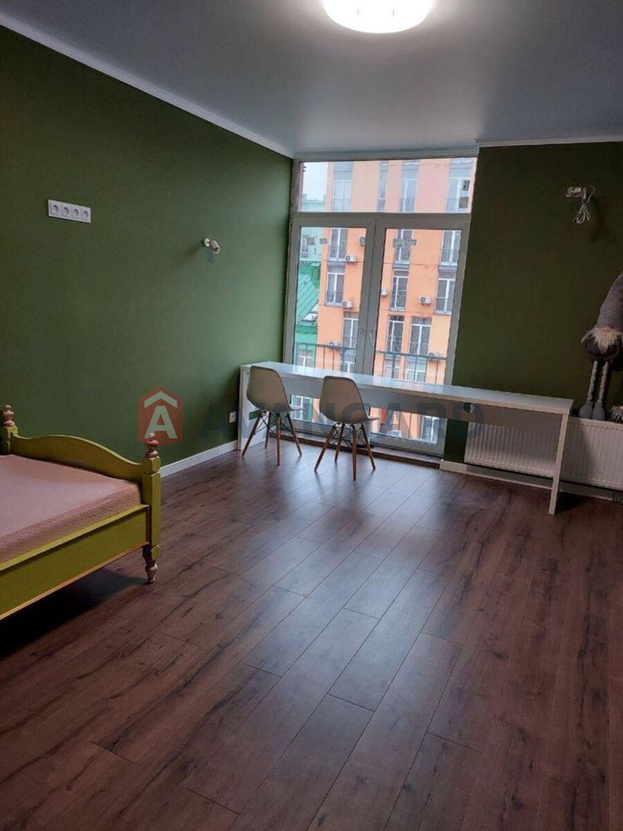 3 ����. ��������, 83/47/12 ��. �., 7/9 ���� ���� 6