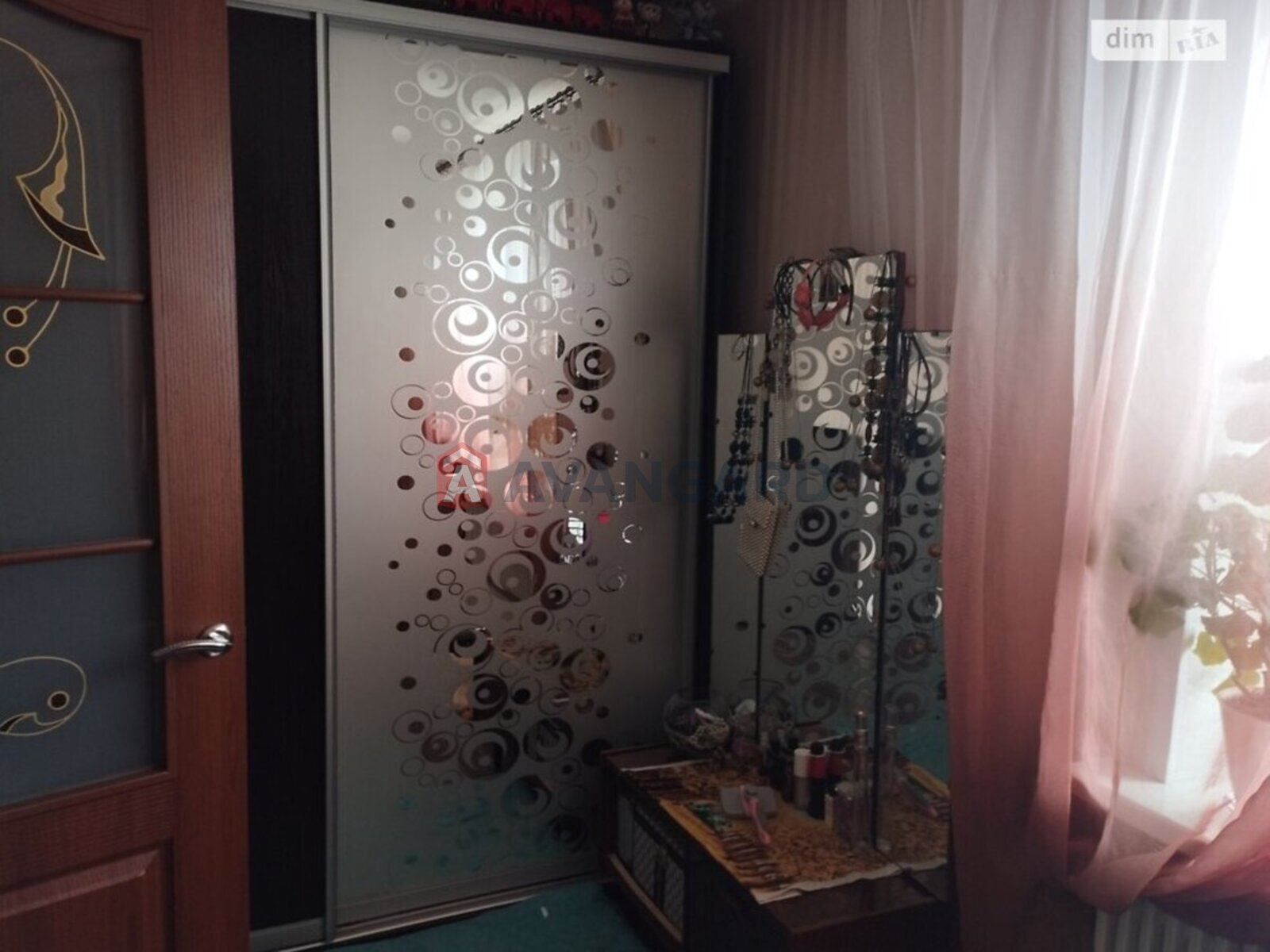 2 ��. ��������, 44/33/6 ��. �., 1/2 ������ ���� 6