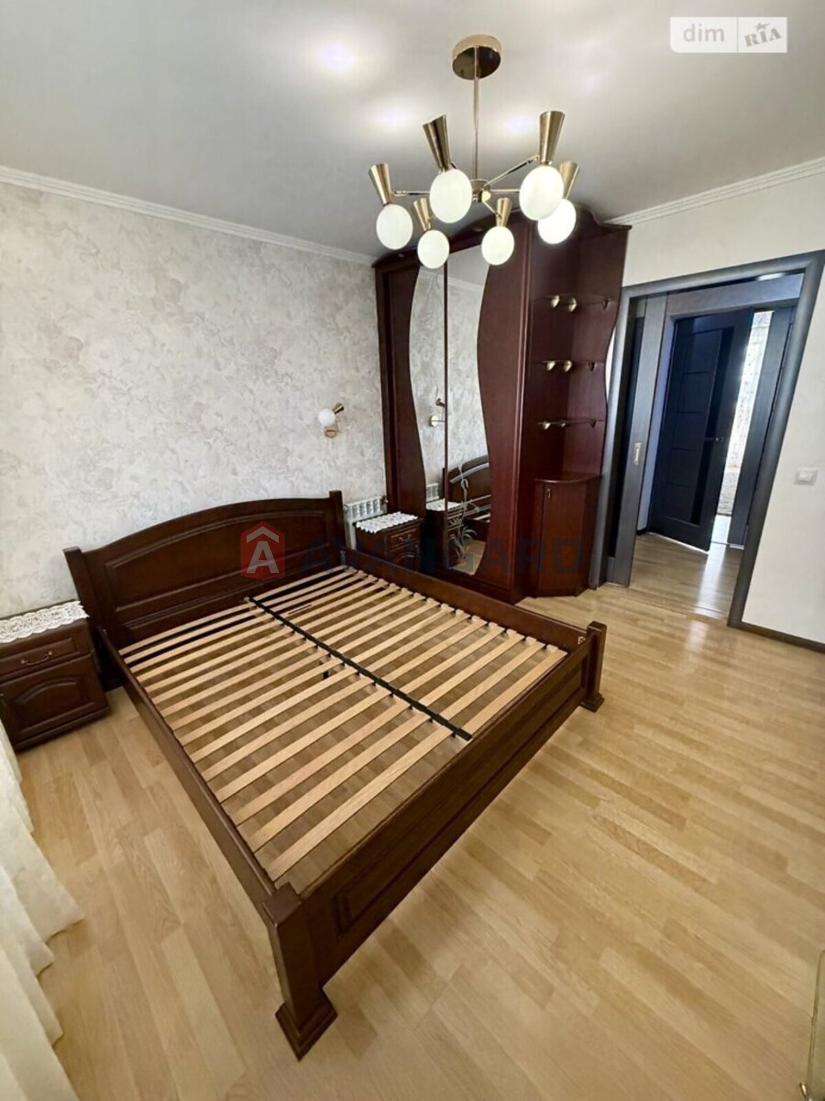 2 ��. ��������, 53/30/7 ��. �., 2/5 ������ ���� 6