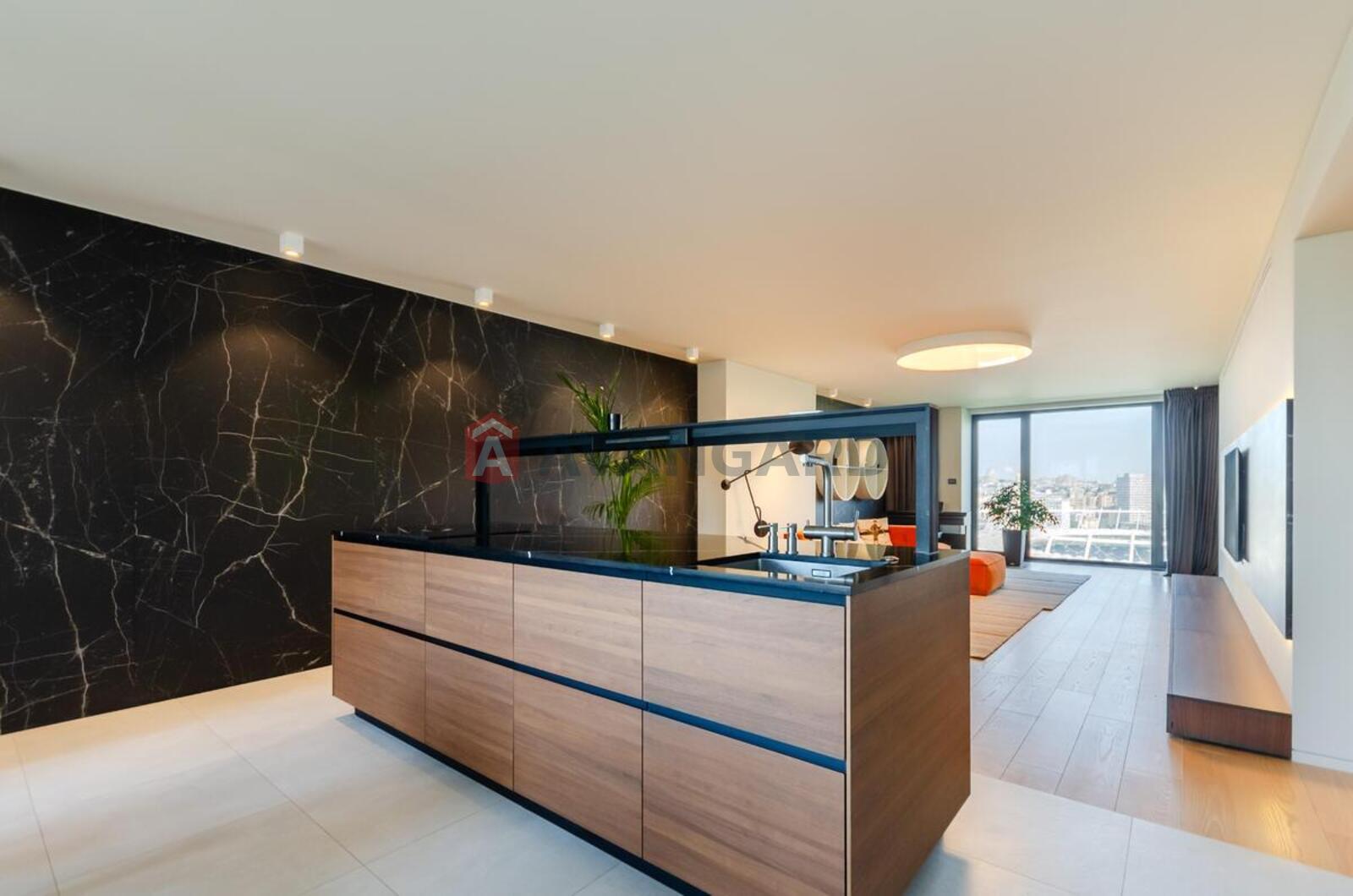 3 ��. ��������, 180/56/65 ��. �., 13/24 ������ ���� 6