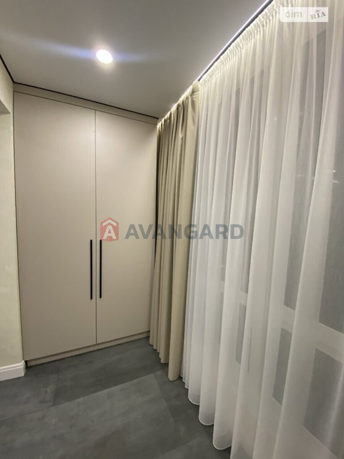 2 ����. ��������, 63/-/16 ��. �., 8/11 ���� ���� 13