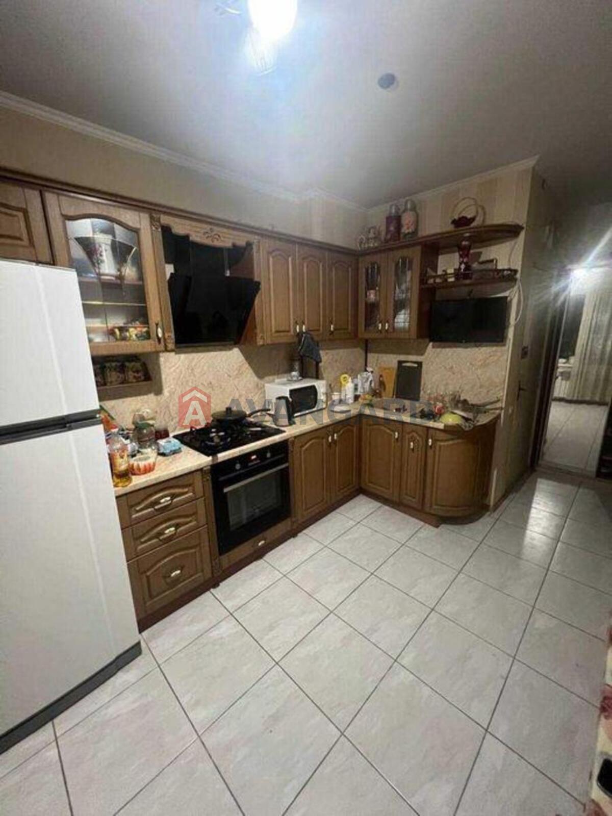 3 ��. ��������, 70/-/9 ��. �., 2/10 ������ ���� 1