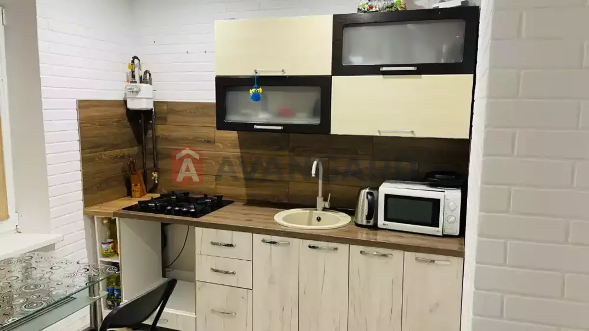 1 ��. ��������, 38/18/8 ��. �., 9/9 ������ ���� 1