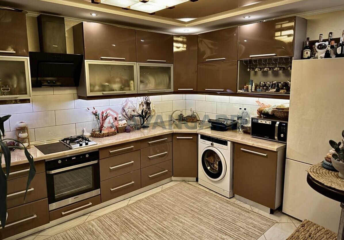 3 ����. ��������, 93/53/35 ��. �., 4/5 ���� ���� 6