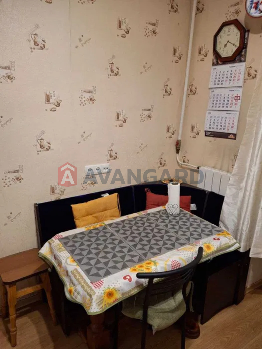 1 ��. ��������, 55/-/8 ��. �., 3/10 ������ ���� 14