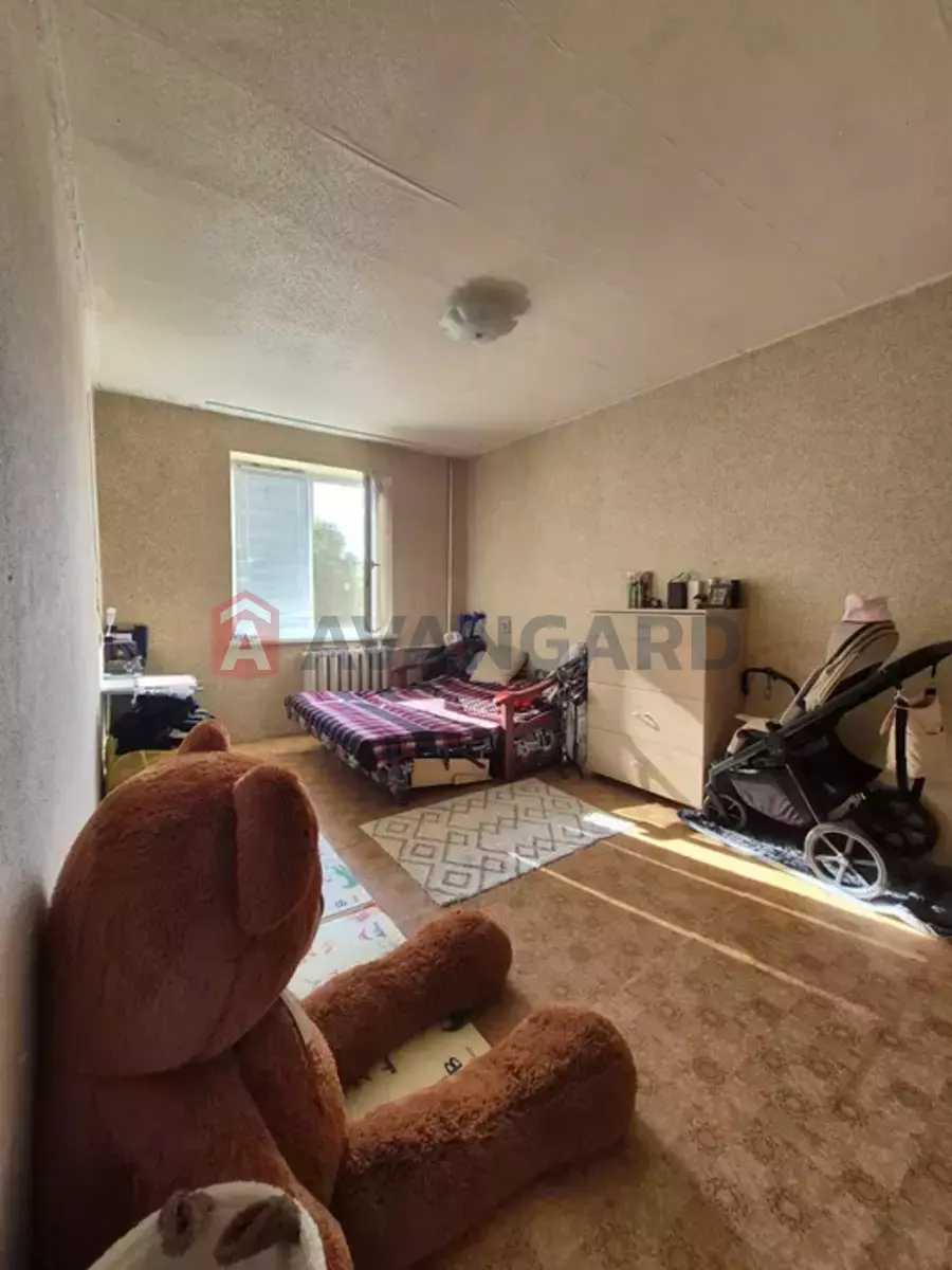 3 ��. ��������, 70/-/9 ��. �., 6/9 ������ ���� 4