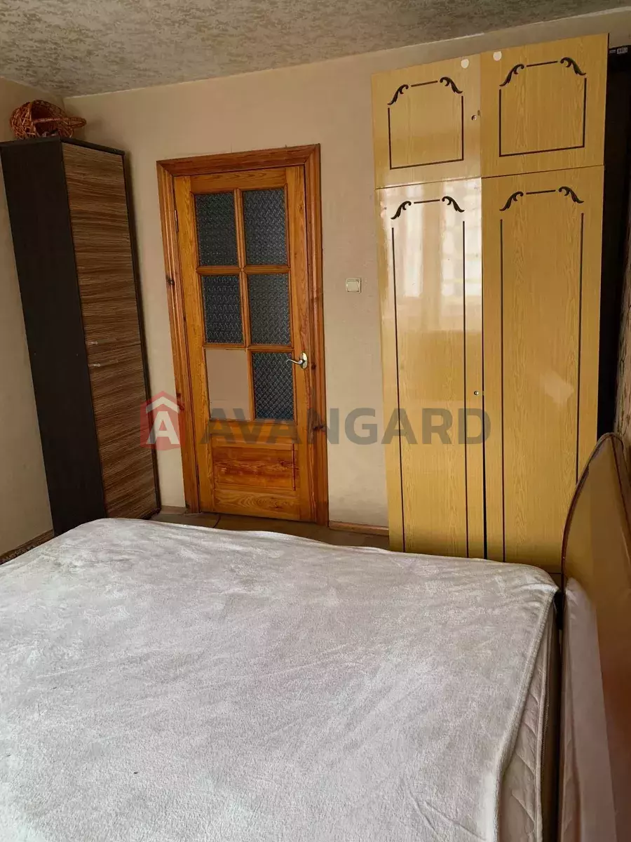 3 ����. ��������, 61/-/7 ��. �., 6/10 ���� ���� 6