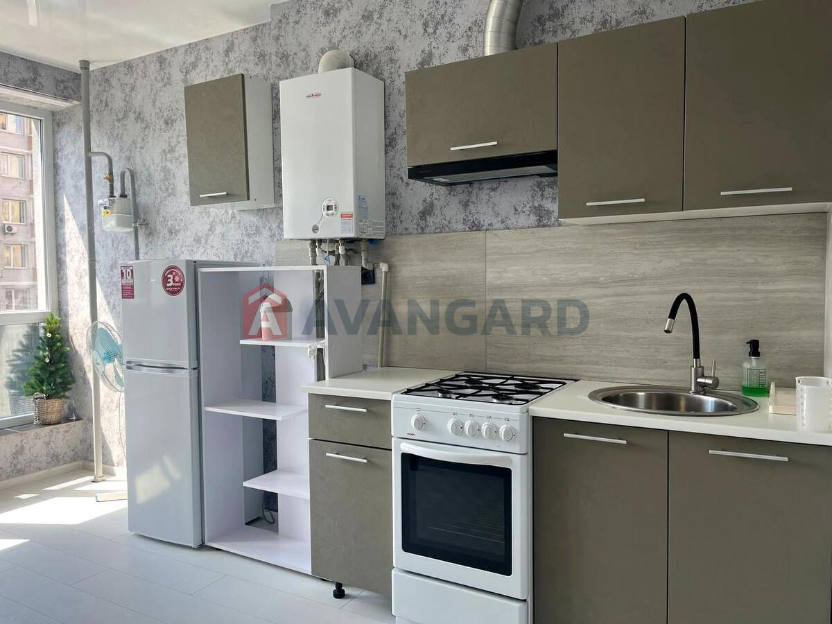 1 ��. ��������, 38.9 / 15.1 / 13.6 ��. �., 3/10 ������ ���� 3