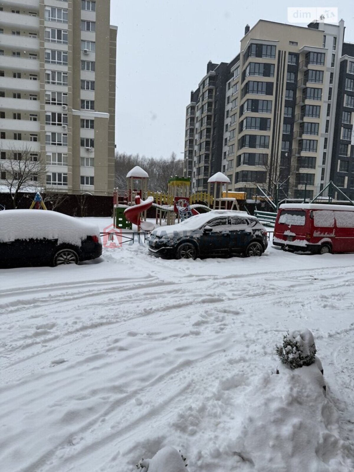 2 ��. ��������, 124/42/52 ��. �., 10/14 ������ ���� 26