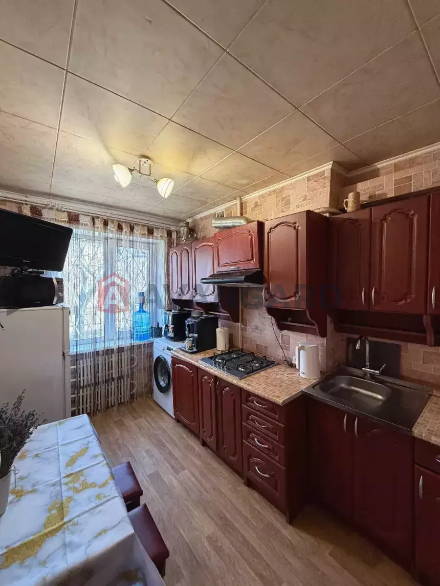 2 ��. ��������, 46/28/- ��. �., 1/9 ������ ���� 3