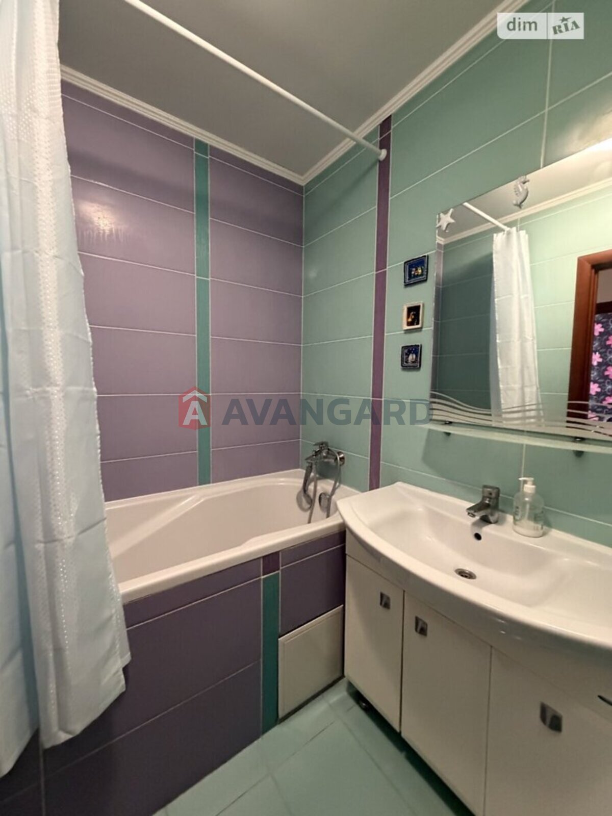 4 ��. ��������, 86/-/- ��. �., 7/9 ������ ���� 6