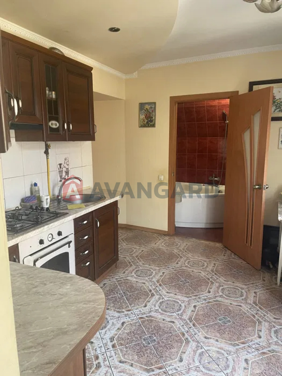 4 . , 81/-/11 . ., 3/3   8