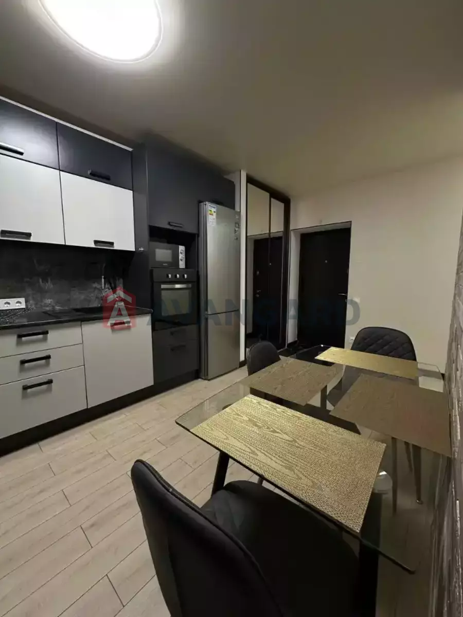 3 ��. ��������, 60/-/- ��. �., 12/12 ������ ���� 9