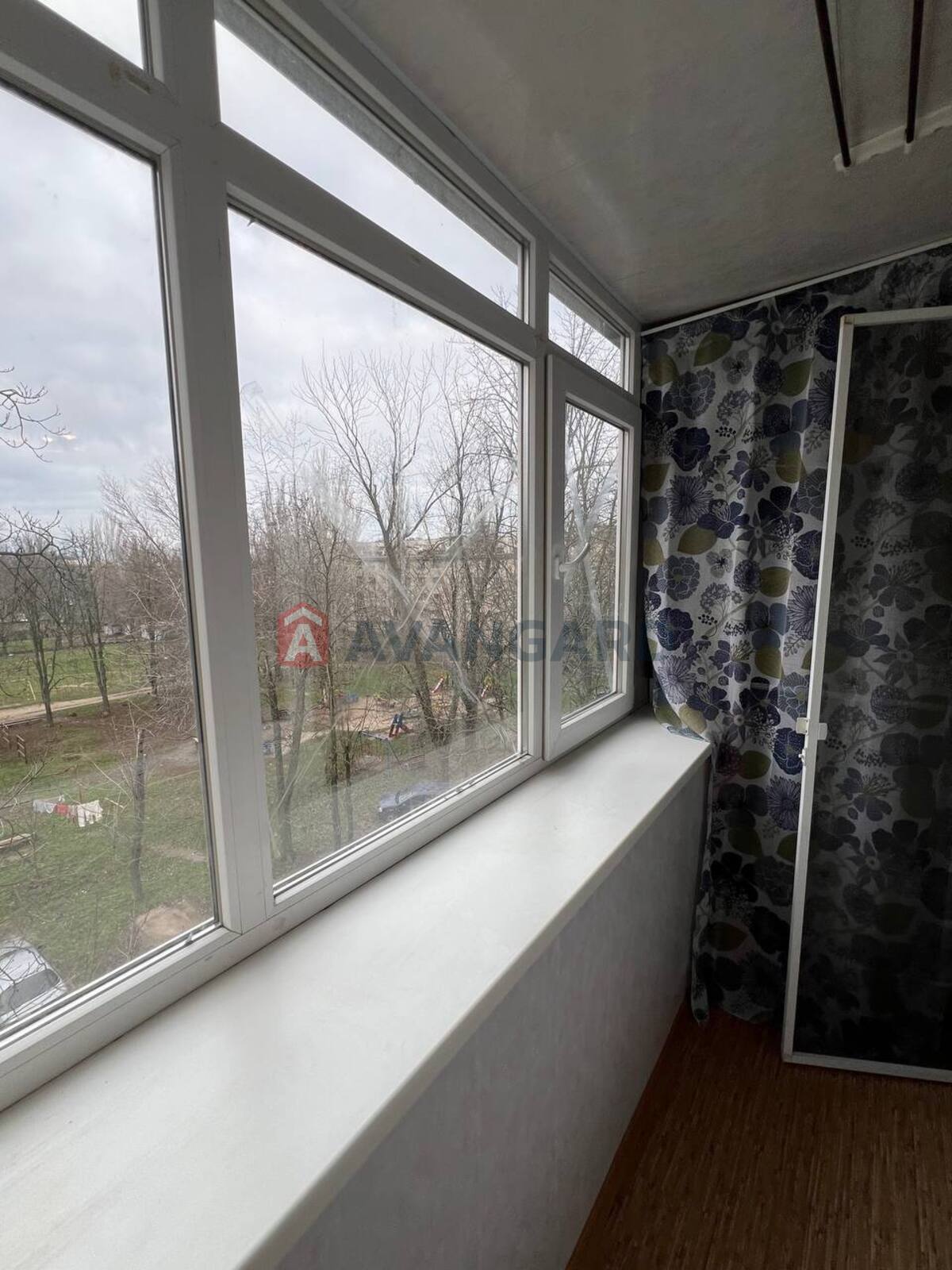 2 ����. ��������, 48/-/6 ��. �., 4/5 ���� ���� 4