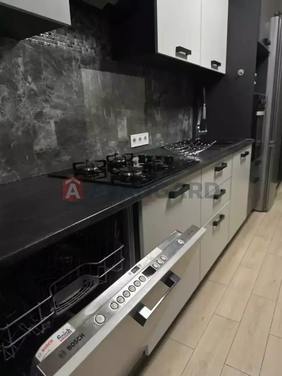 3 ��. ��������, 60/-/- ��. �., 12/12 ������ ���� 5