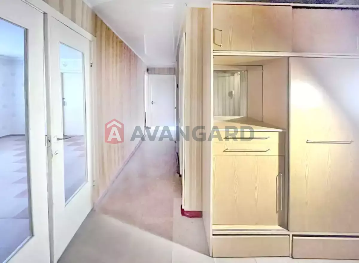 3 ��. ��������, 73/40/9 ��. �., 14/14 ������ ���� 8