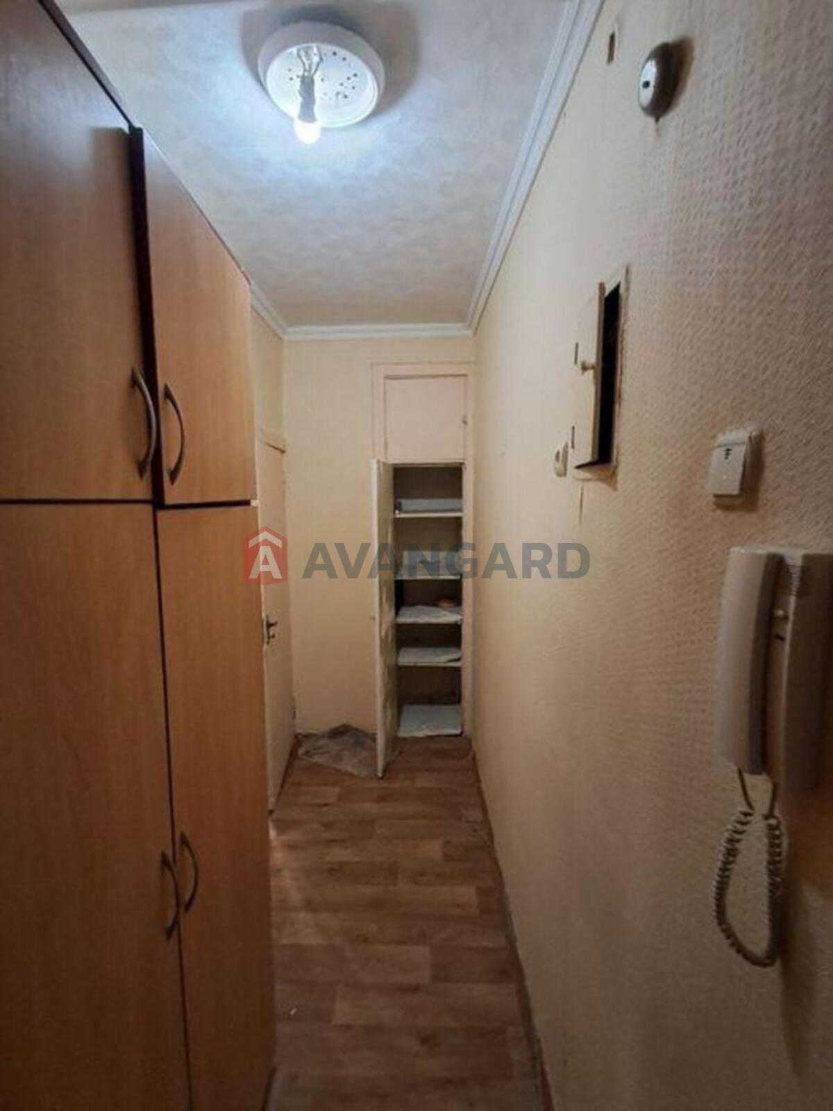 1 ��. ��������, 32/-/6 ��. �., 2/5 ������ ���� 8