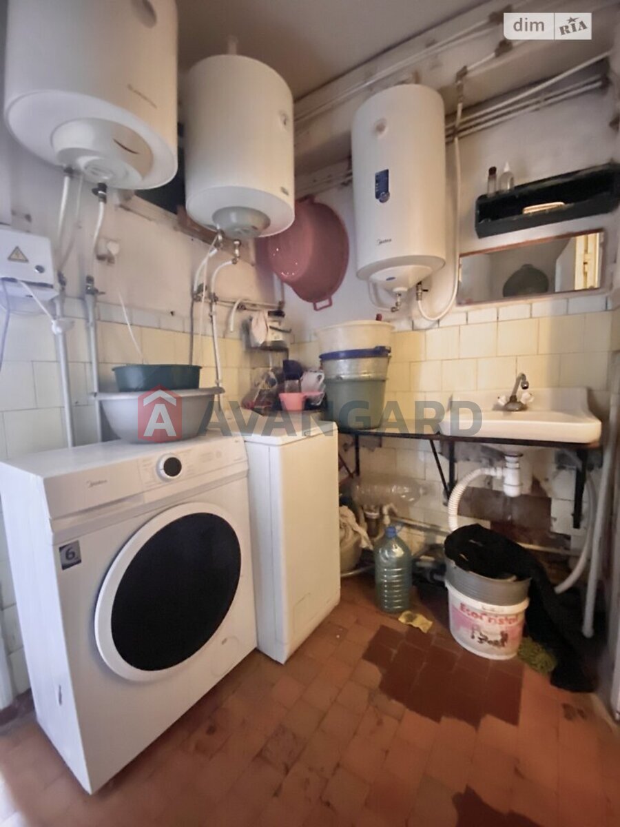 1 ��. ��������, 23/18/- ��. �., 3/5 ������ ���� 11