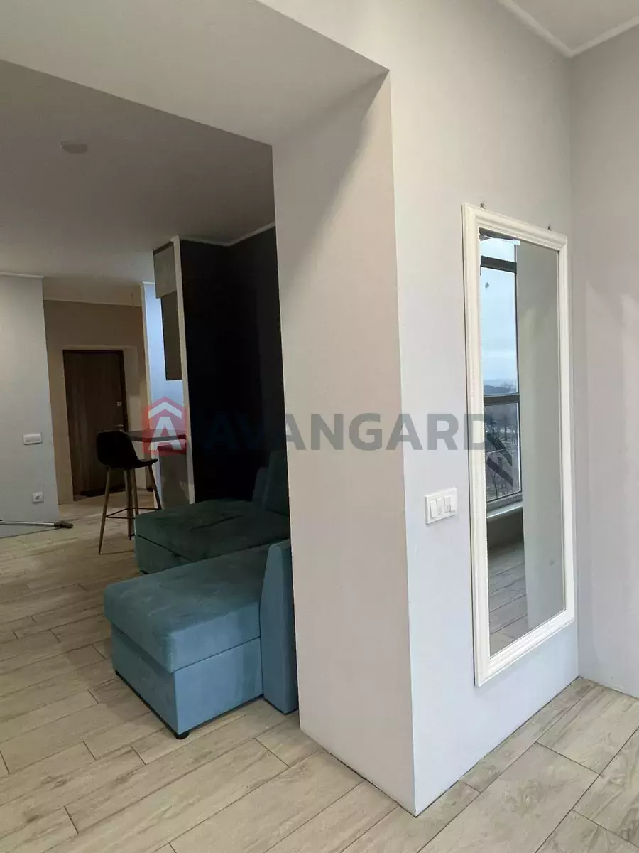 3 ����. ��������, 67/-/10 ��. �., 7/12 ���� ���� 7