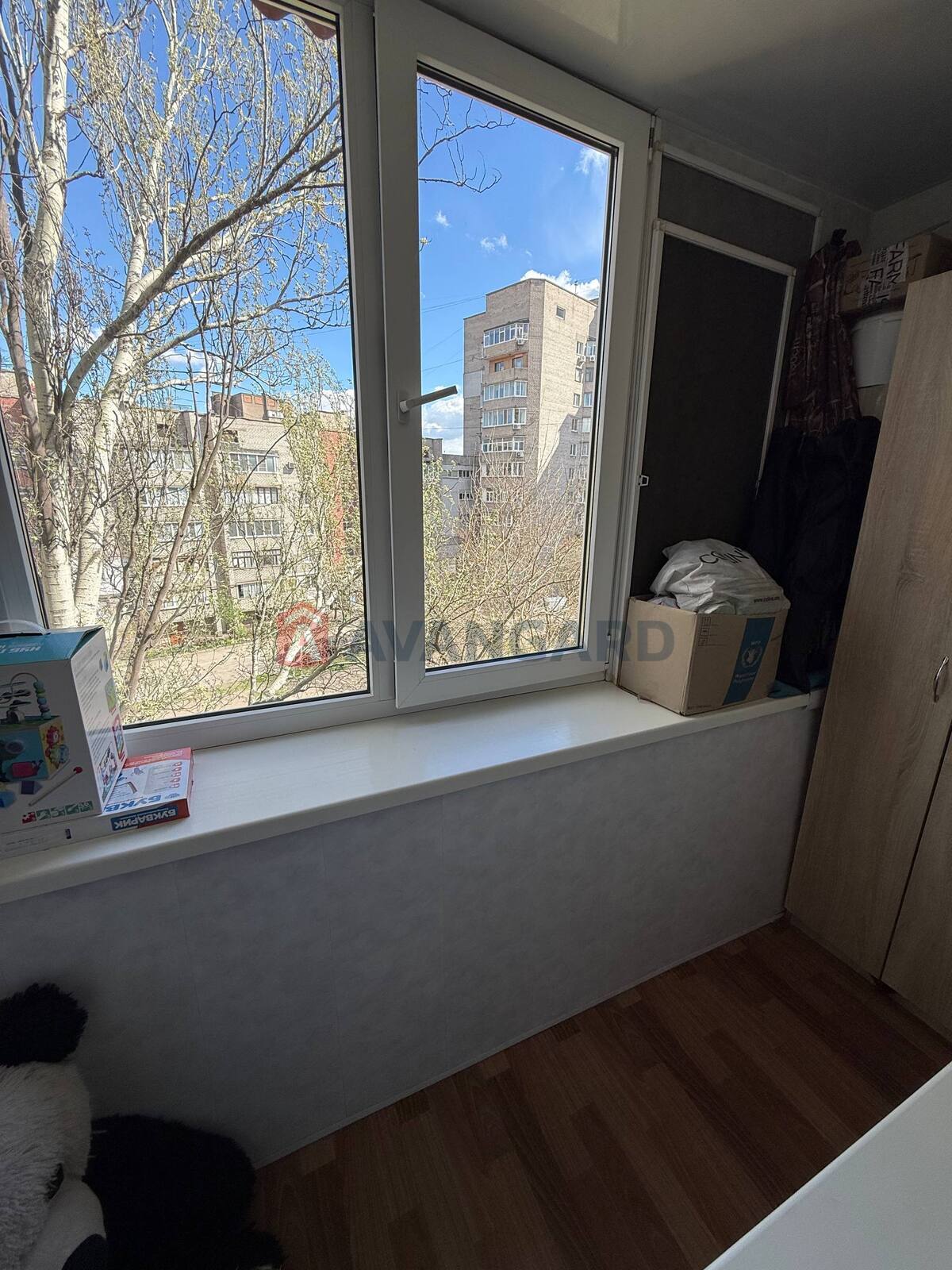 2 ��. ��������, 44/-/6 ��. �., 3/5 ������ ���� 4