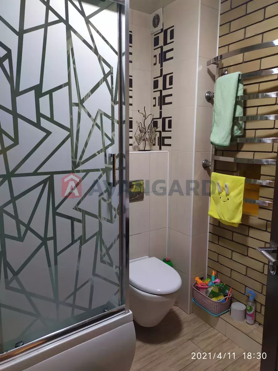 3 ��. ��������, 63/-/8 ��. �., 7/9 ������ ���� 8