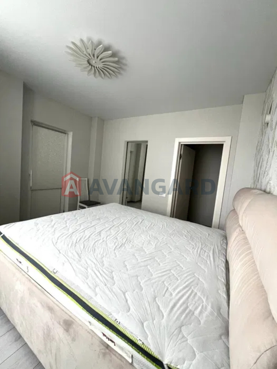 3 ��. ��������, 83/-/15 ��. �., 22/25 ������ ���� 12