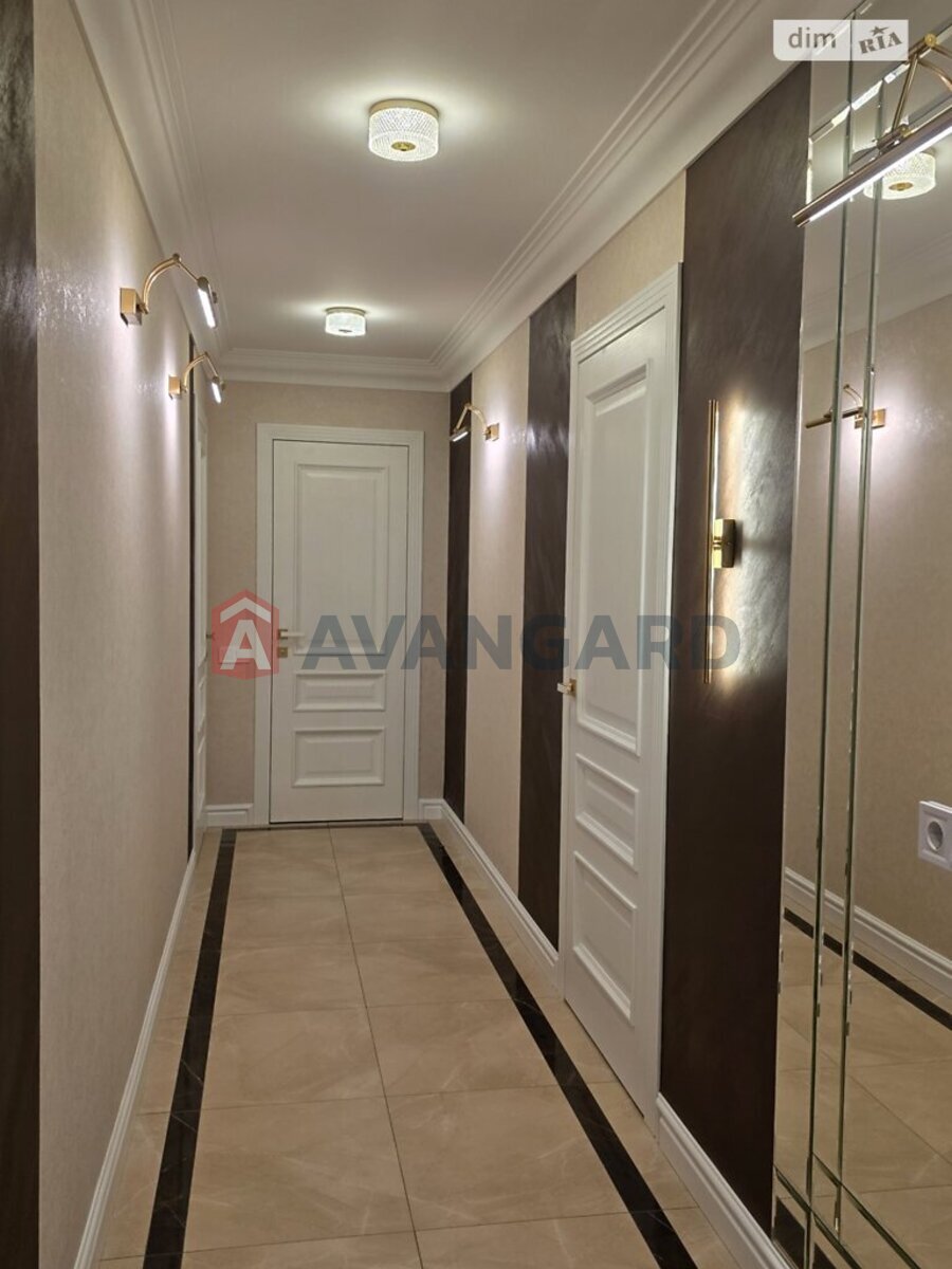 2 ��. ��������, 82/-/8 ��. �., 8/9 ������ ���� 13