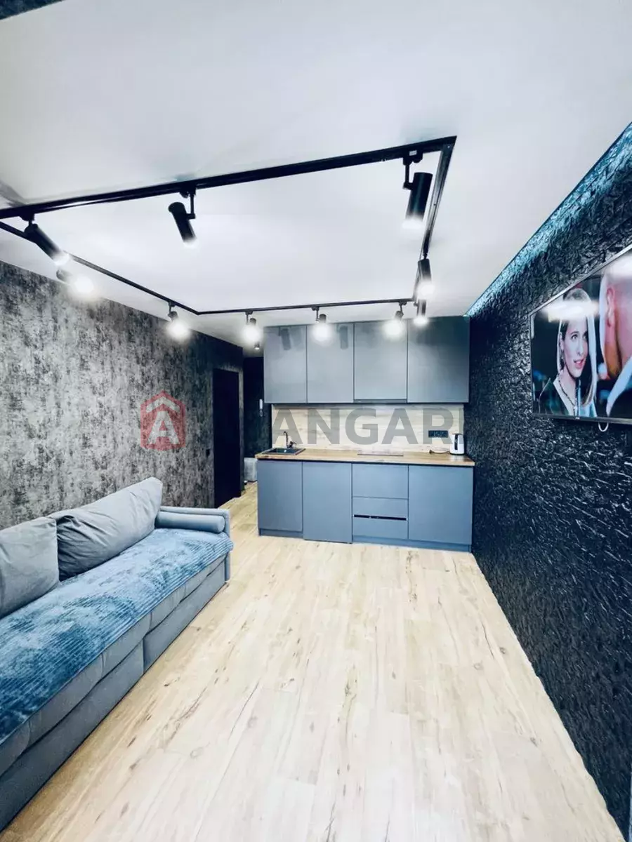 2 ��. ��������, 50/-/18 ��. �., 6/12 ������ ���� 14