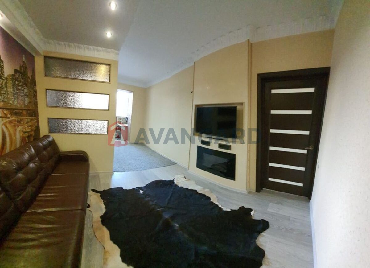 3 ��. ��������, 80/-/8 ��. �., 5/12 ������ ���� 7