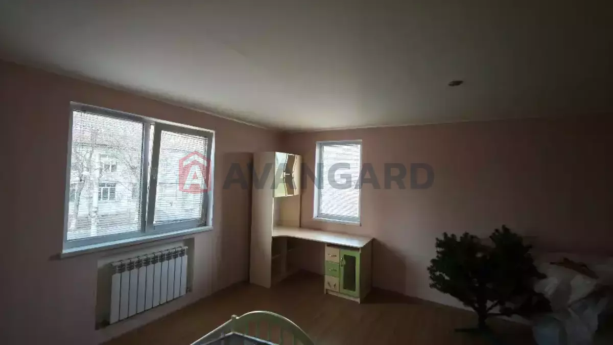 3 ����. ��������, 130/-/31 ��. �., 1/2 ���� ���� 23