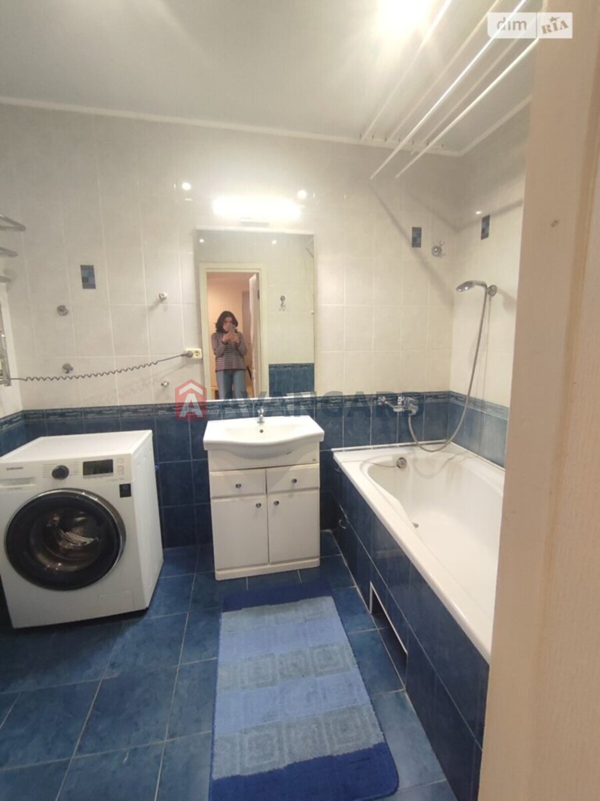 4 ��. ��������, 119/-/- ��. �., 5/5 ������ ���� 11