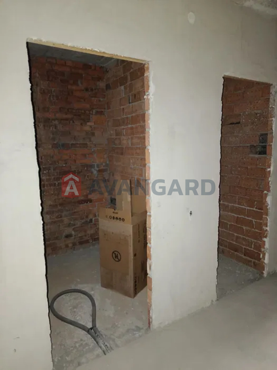 2 ��. ��������, 80/-/17 ��. �., 3/10 ������ ���� 8