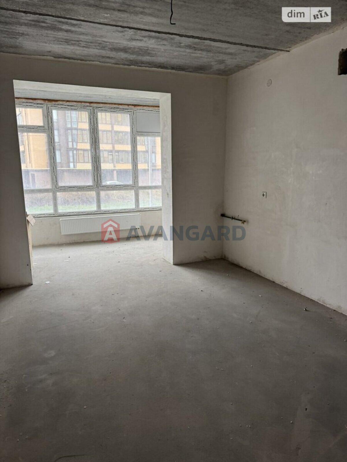 3 ��. ��������, 103/54/20 ��. �., 1/10 ������ ���� 5