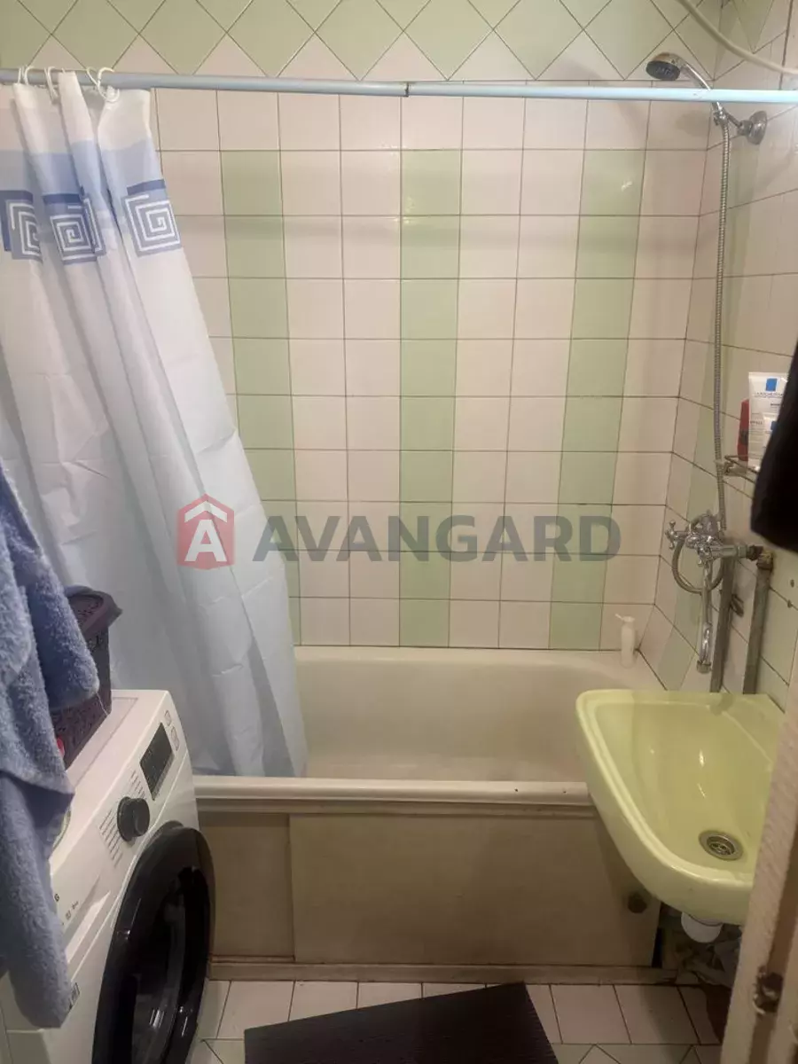 2 ��. ��������, 52/-/8 ��. �., 3/9 ������ ���� 6