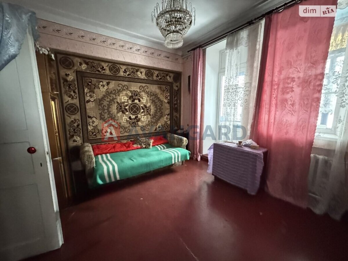 3 ����. ��������, 61/38/6 ��. �., 2/2 ���� ���� 1