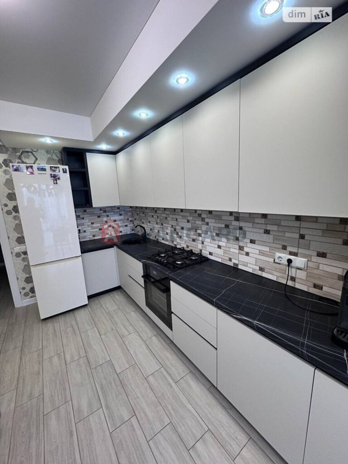 1 ��. ��������, 46/18/16 ��. �., 8/10 ������ ���� 10