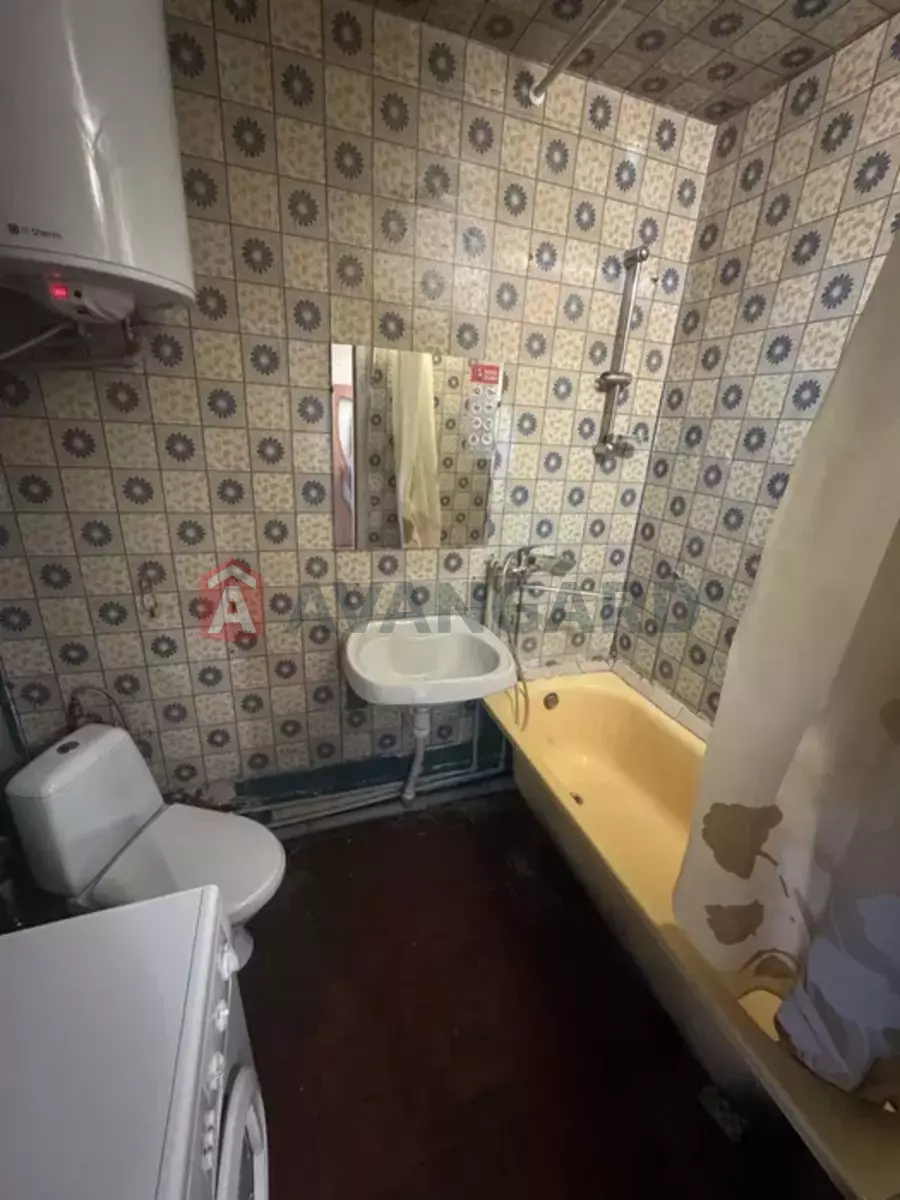 1 ��. ��������, 40/-/7 ��. �., 8/16 ������ ���� 8