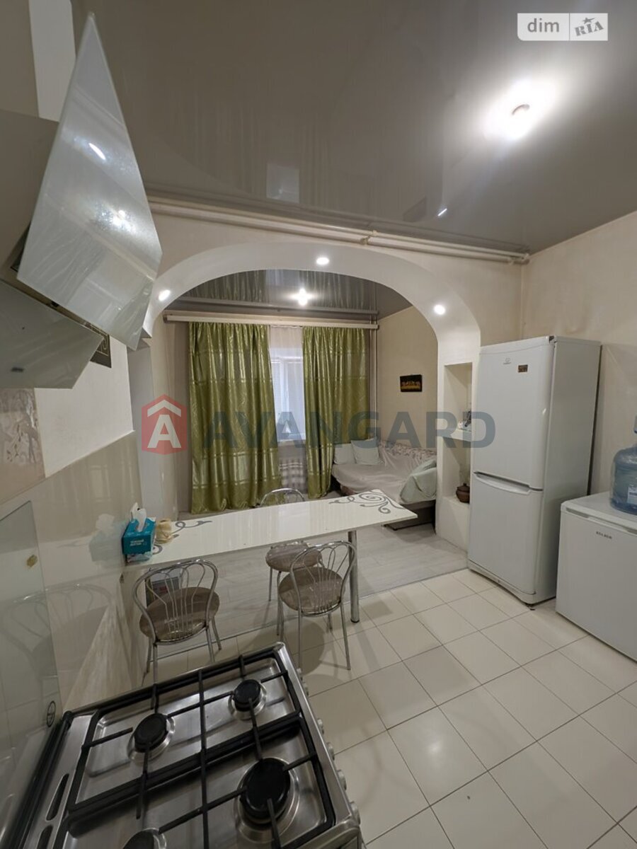 2 ��. ��������, 58/40/18 ��. �., 1/3 ������ ���� 13