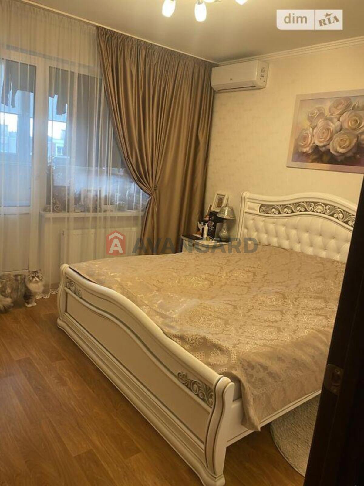 3 ��. ��������, 78/40/8 ��. �., 9/10 ������ ���� 16