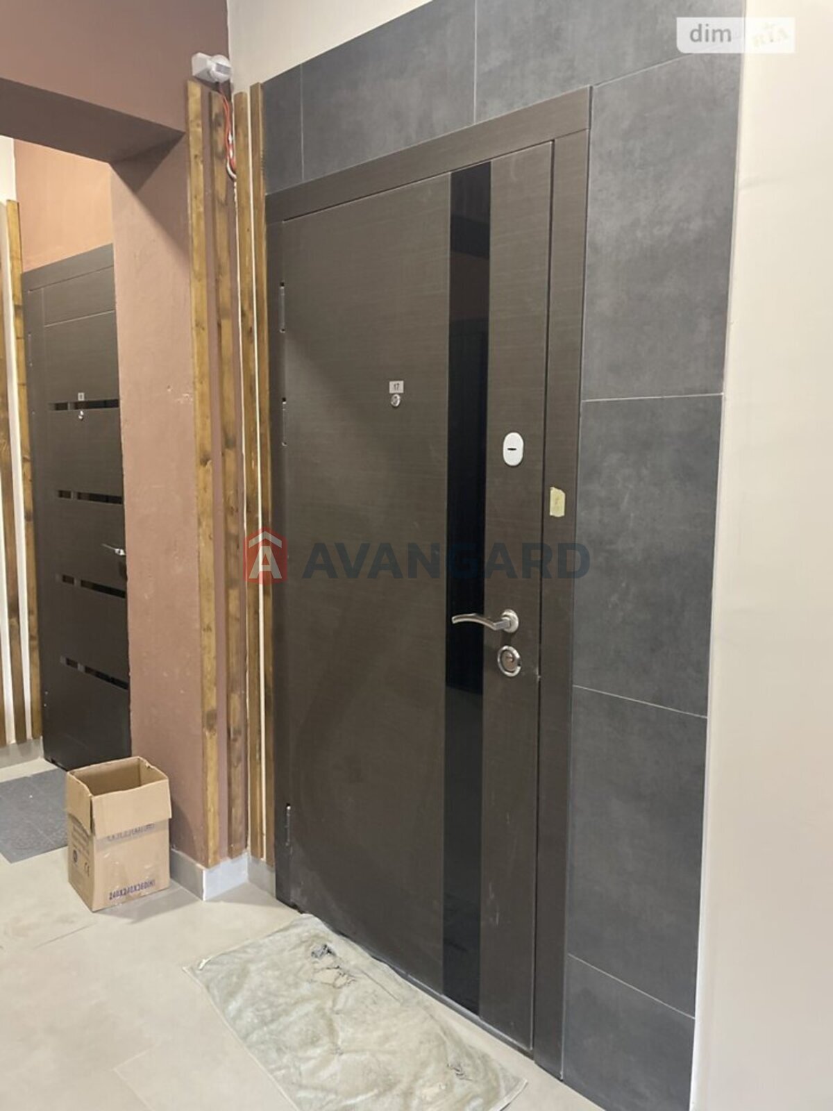 1 ��. ��������, 33/28/4 ��. �., 3/3 ������ ���� 1