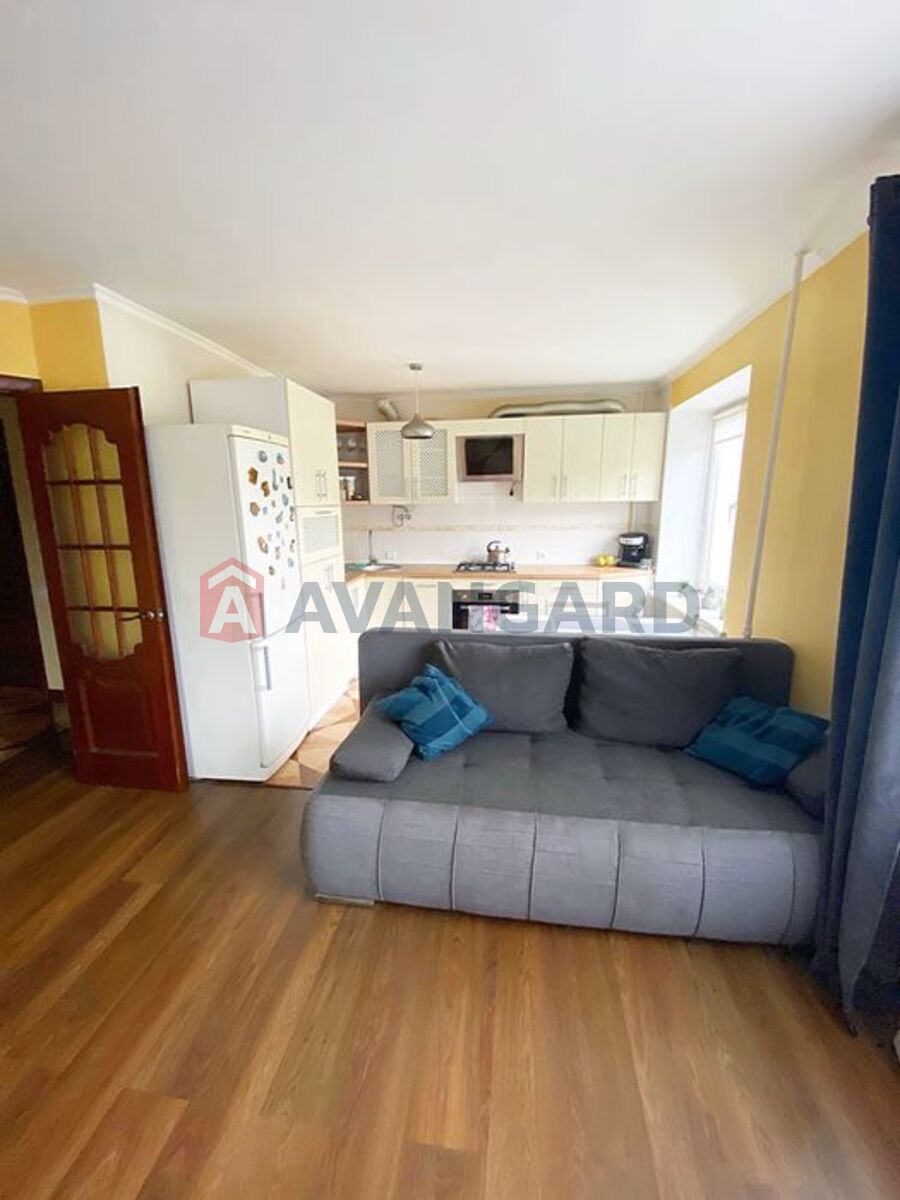 4 ��. ��������, 71/-/9 ��. �., 8/9 ������ ���� 1