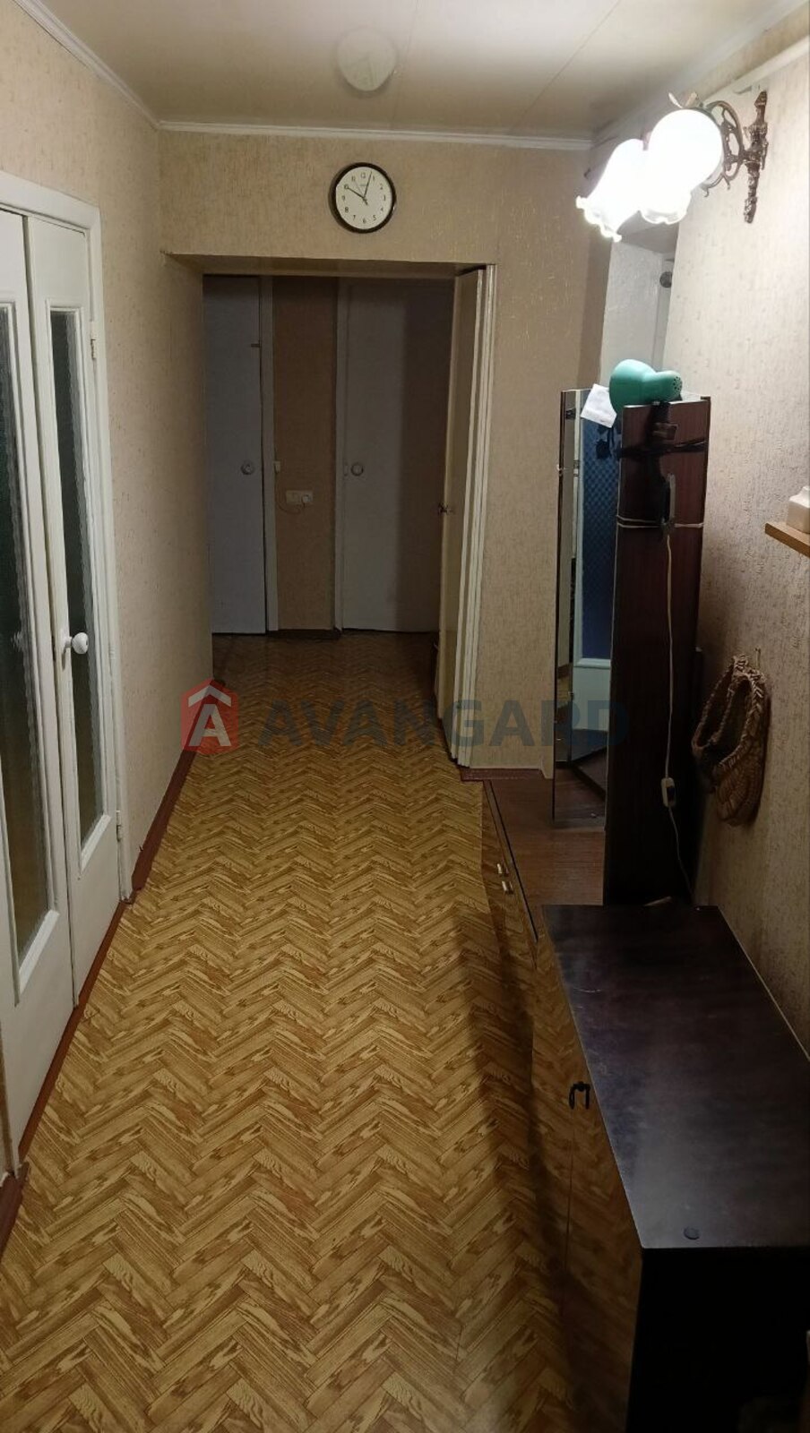 4 ��. ��������, 82/51/7 ��. �., 8/9 ������ ���� 15