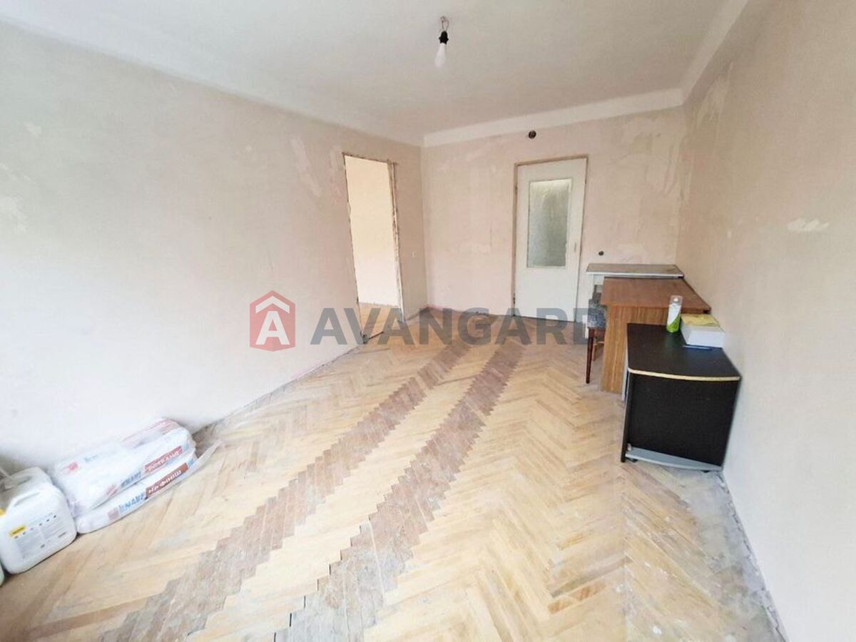 3 ����. ��������, 62/-/10 ��. �., 4/5 ���� ���� 8