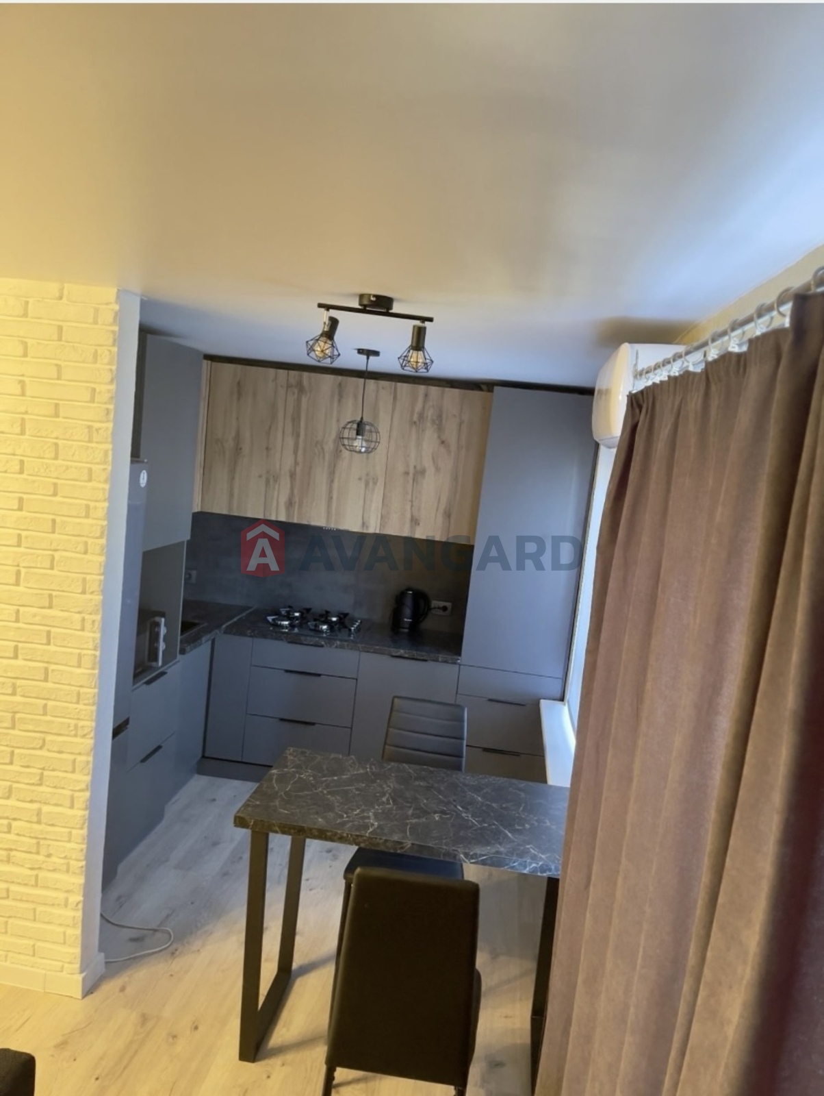 2 ��. ��������, 45/35/7 ��. �., 2/4 ������ ���� 3